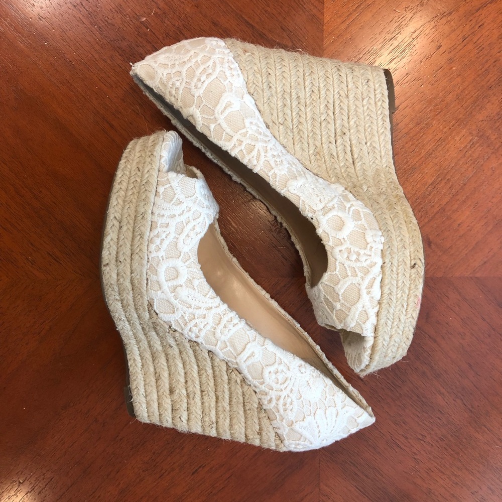 Women’s size 8.5M Vince Camuto 4.5 inch dress wedge shoes
